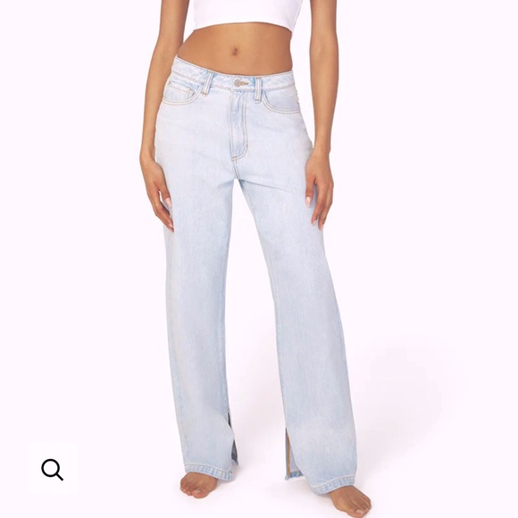 WeWoreWhat Denim - ✨HOST PICK✨🆕Size 32 Straight Leg High Waisted Mom Jeans🩵